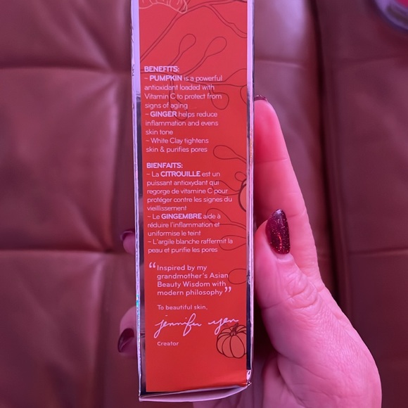 Purlisse pumpkin detoxifying charcoal mask - Picture 2 of 3